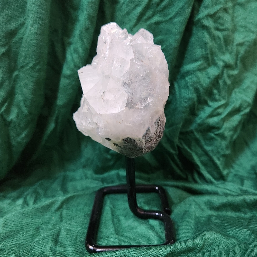 Apophyllite Specimen - Picture 2 of 7